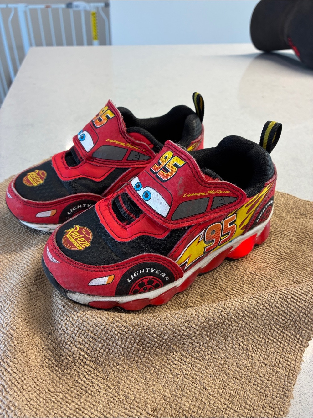 Cars light up Lightning McQueen Red Kids Sneakers - size 8 toddler 8c